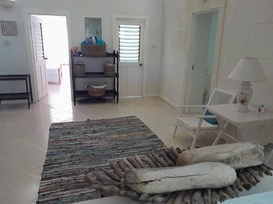 Vakantiehuis Rafeen Villa- Historic Villa With Pool Bridgetown
