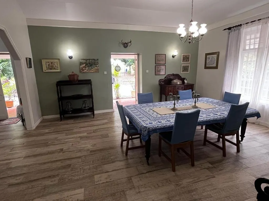 Vakantiehuis Rafeen Villa- Historic Villa With Pool Bridgetown Barbados